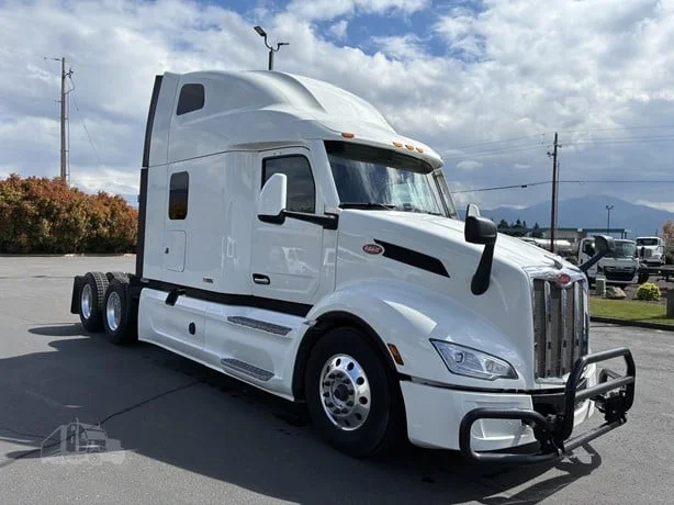 2023 Peterbilt 579 in Medford, OR — photo 6