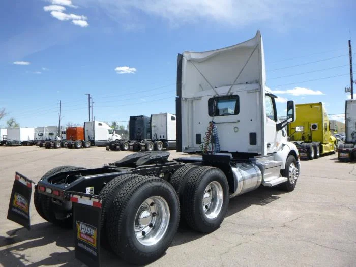 2020 Peterbilt 579 — photo 6