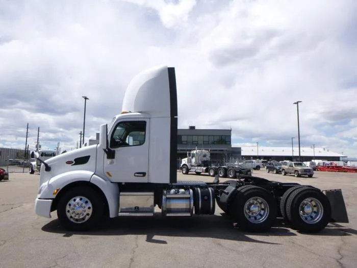 2020 Peterbilt 579 — photo 3