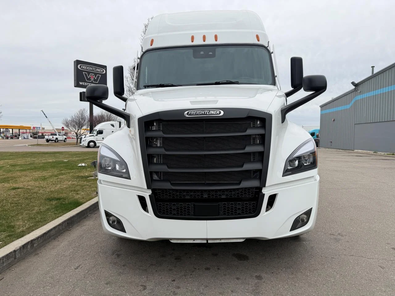 2027 Freightliner Cascadia - image 7
