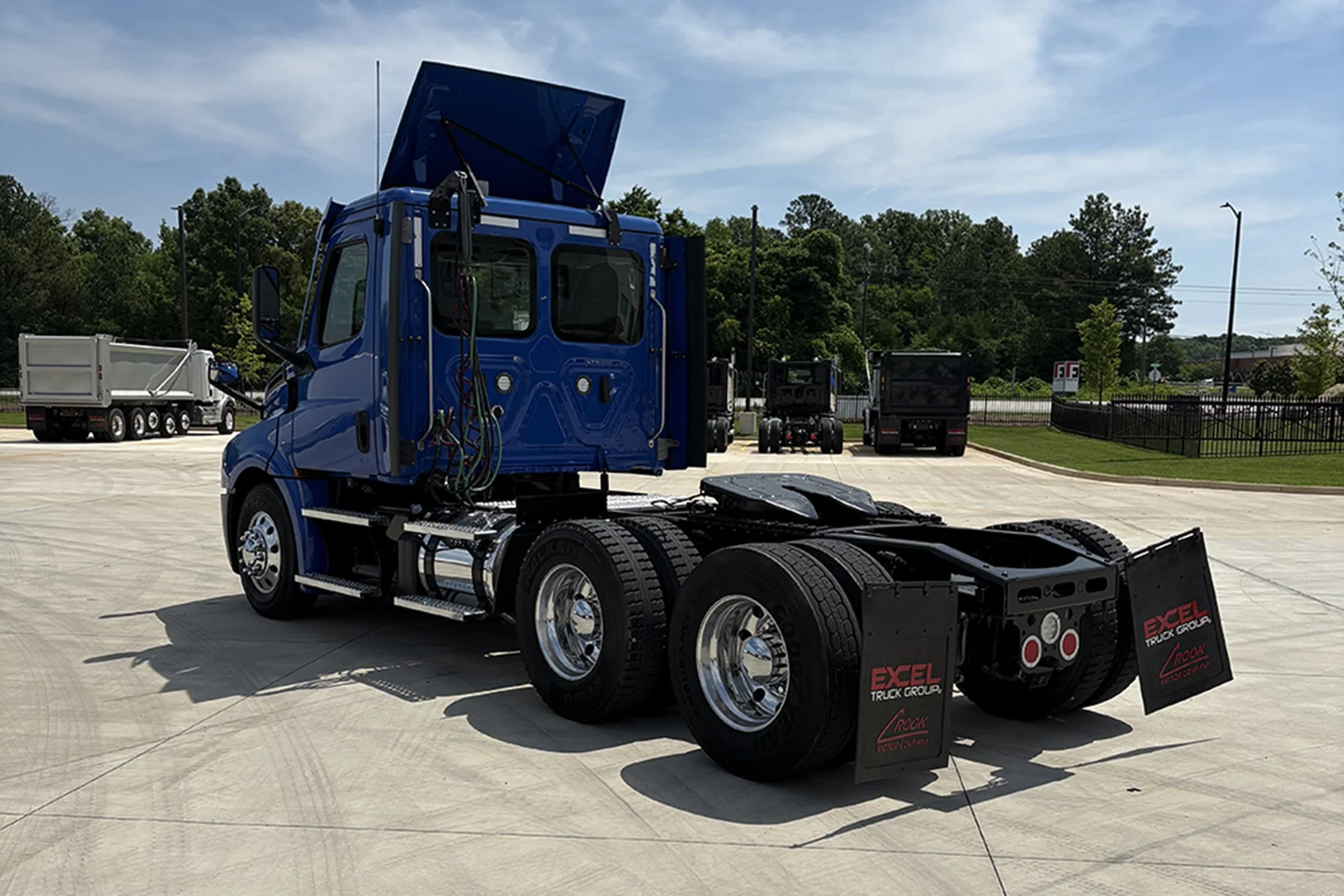 2022 Freightliner Cascadia in Charlotte, NC — photo 3
