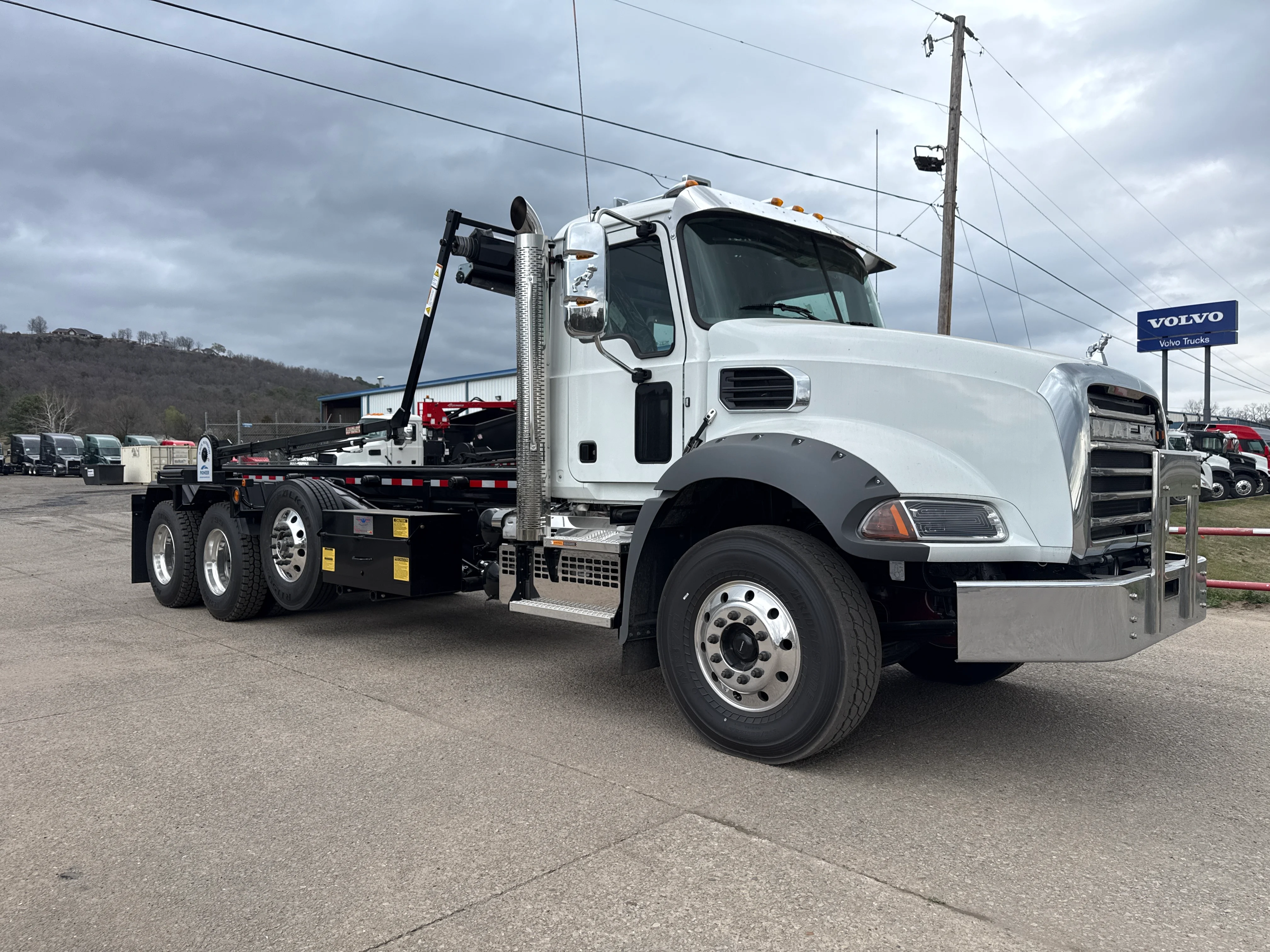 2026 Mack Granite in Pottsville, PA — photo 4