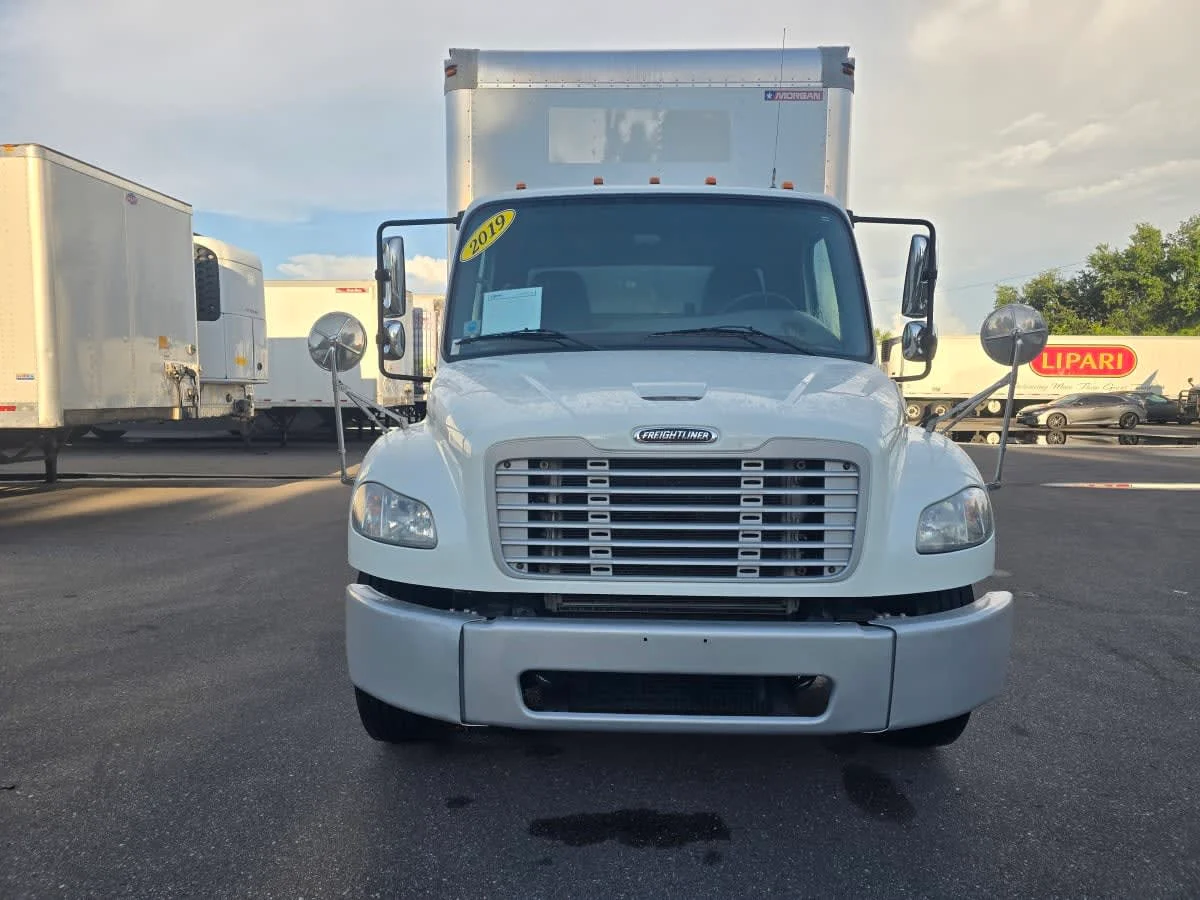 2019 Freightliner M2 106 in Tampa, FL — photo 2