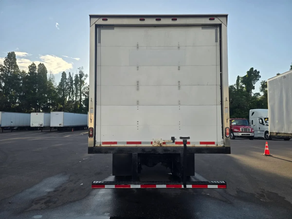 2019 Freightliner M2 106 in Tampa, FL — photo 5