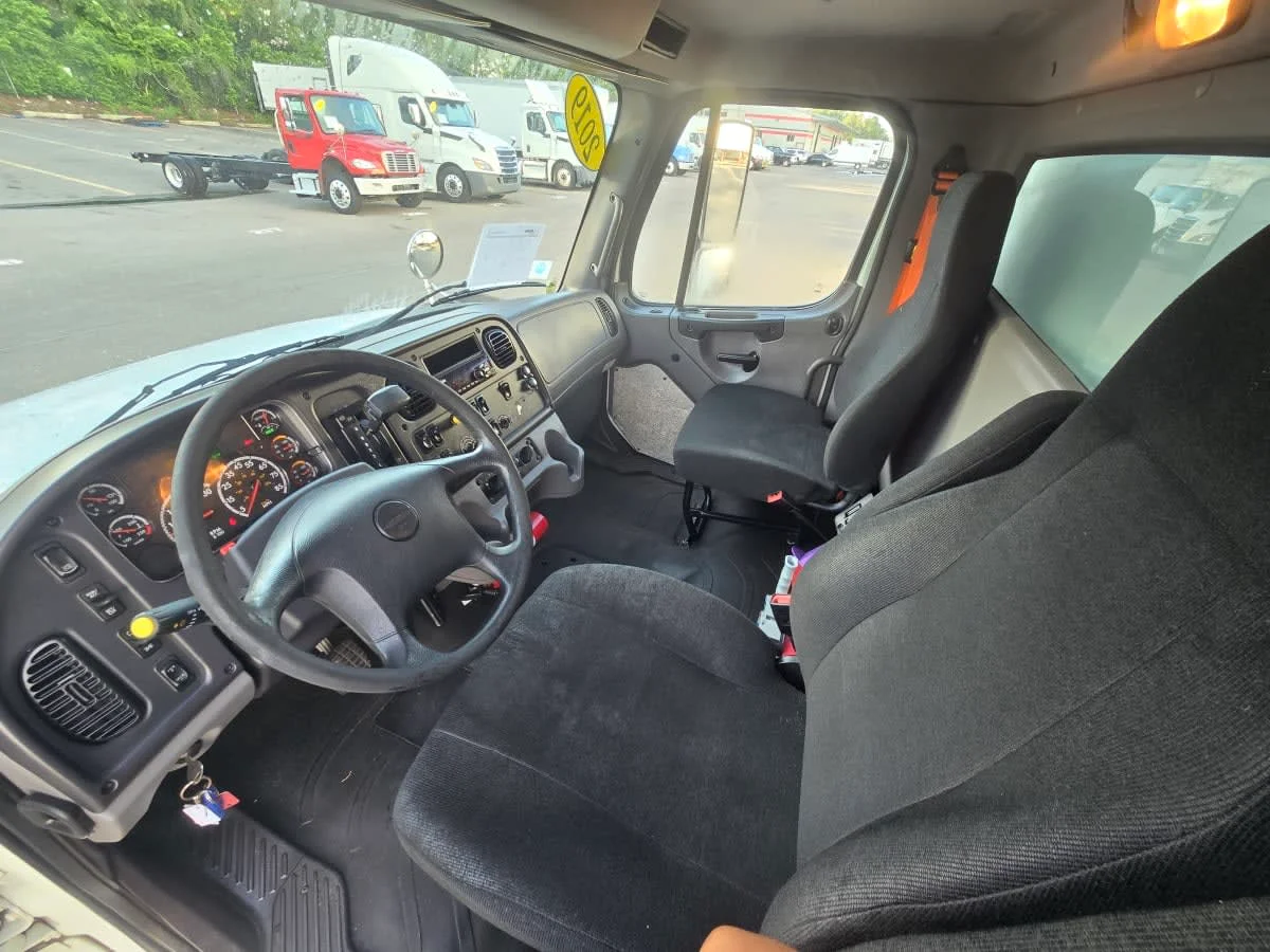 2019 Freightliner M2 106 in Tampa, FL — photo 7