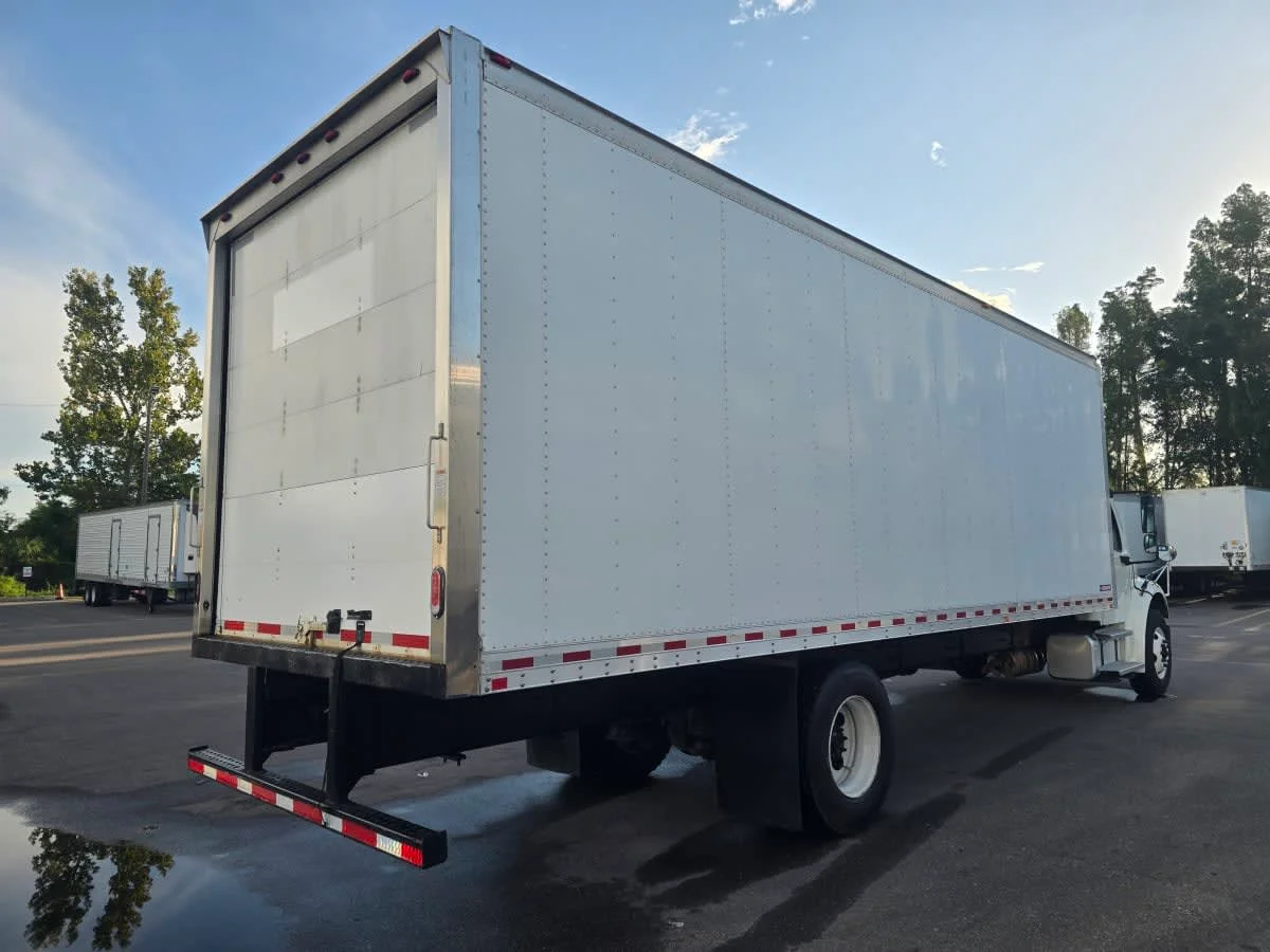 2019 Freightliner M2 106 in Tampa, FL — photo 6