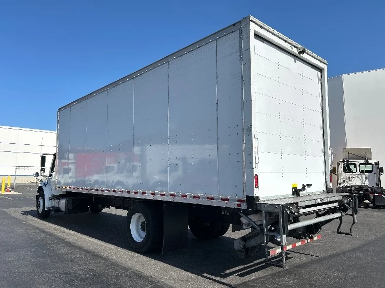 2018 Freightliner eM2 in La Mirada, CA — photo 6