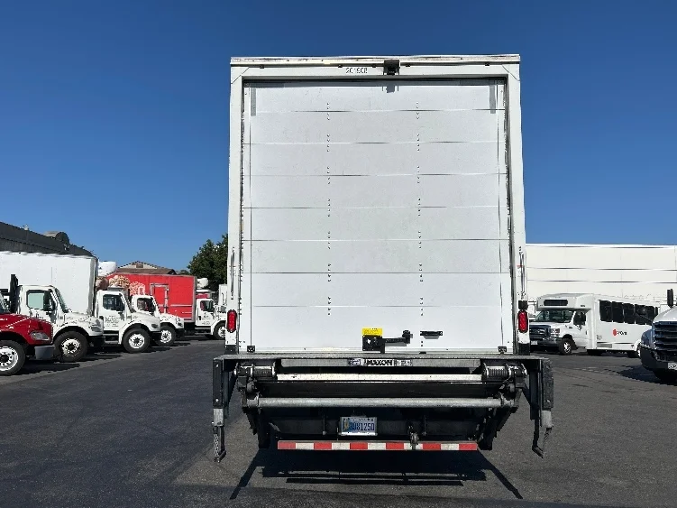 2018 Freightliner eM2 in La Mirada, CA — photo 7