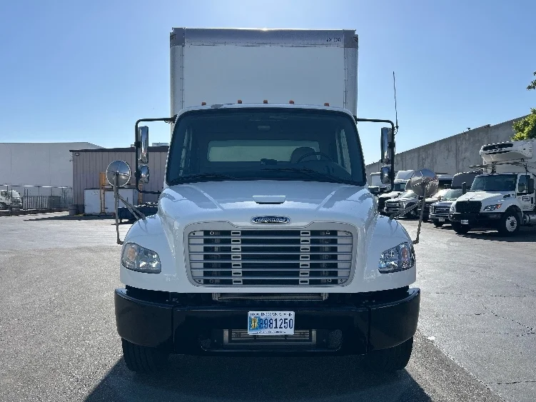 2018 Freightliner eM2 in La Mirada, CA — photo 2
