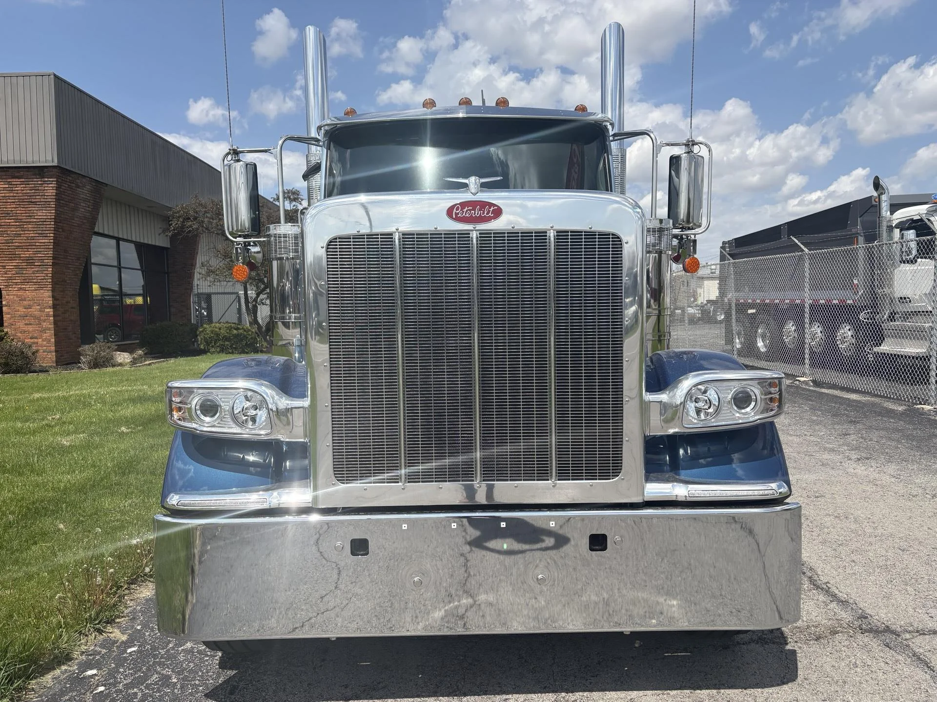 2027 Peterbilt 589 in Findlay, OH — photo 3