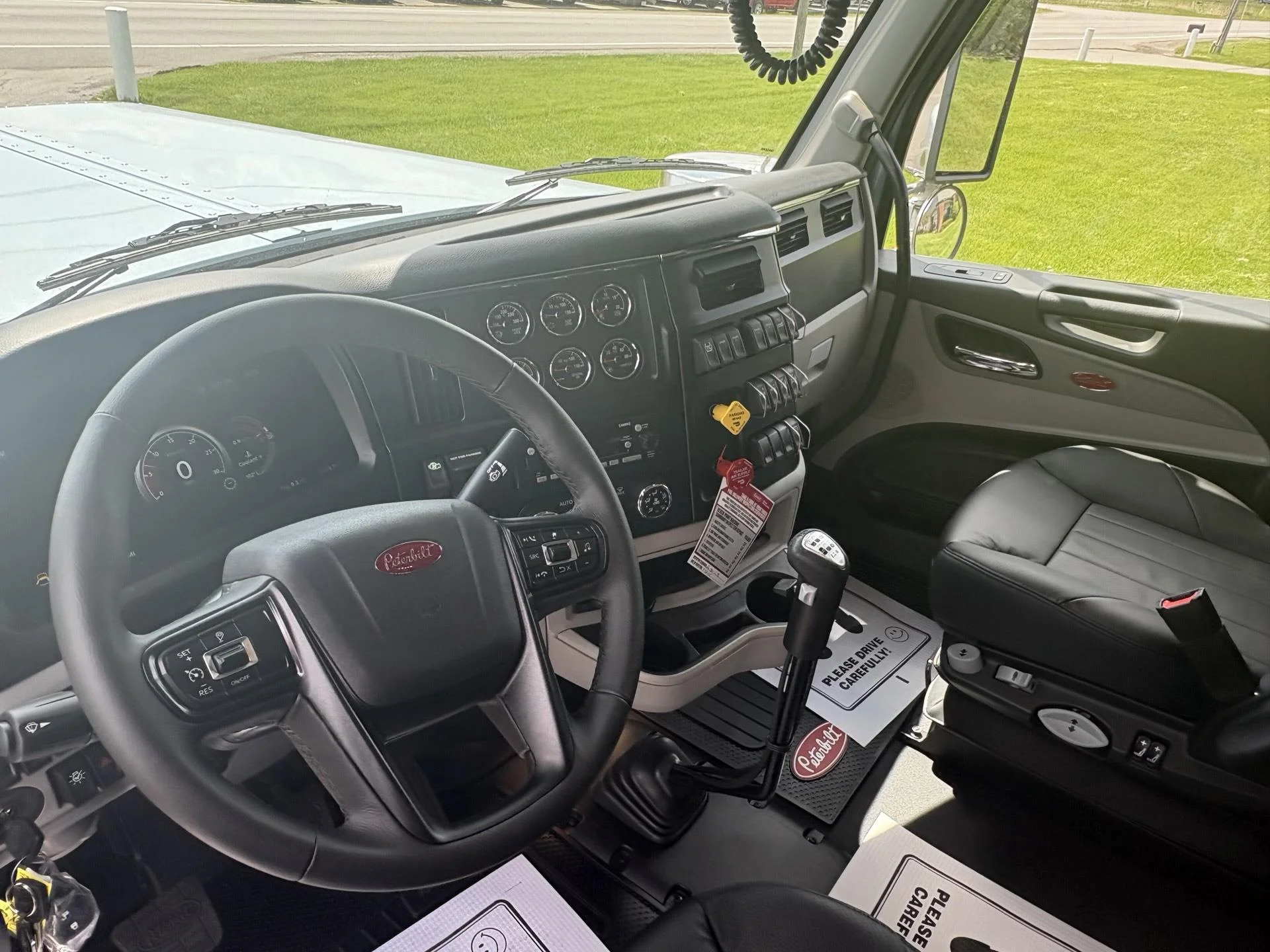 2027 Peterbilt 589 in Findlay, OH — photo 9
