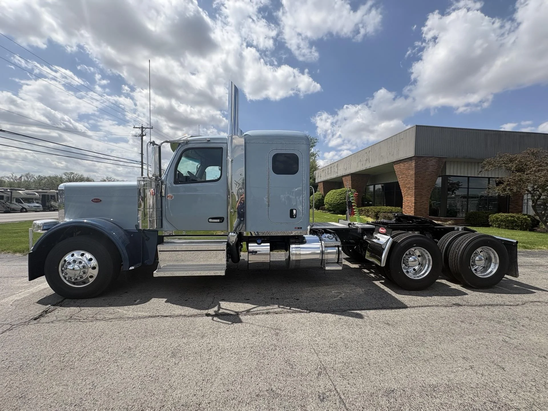 2027 Peterbilt 589 in Findlay, OH — photo 4