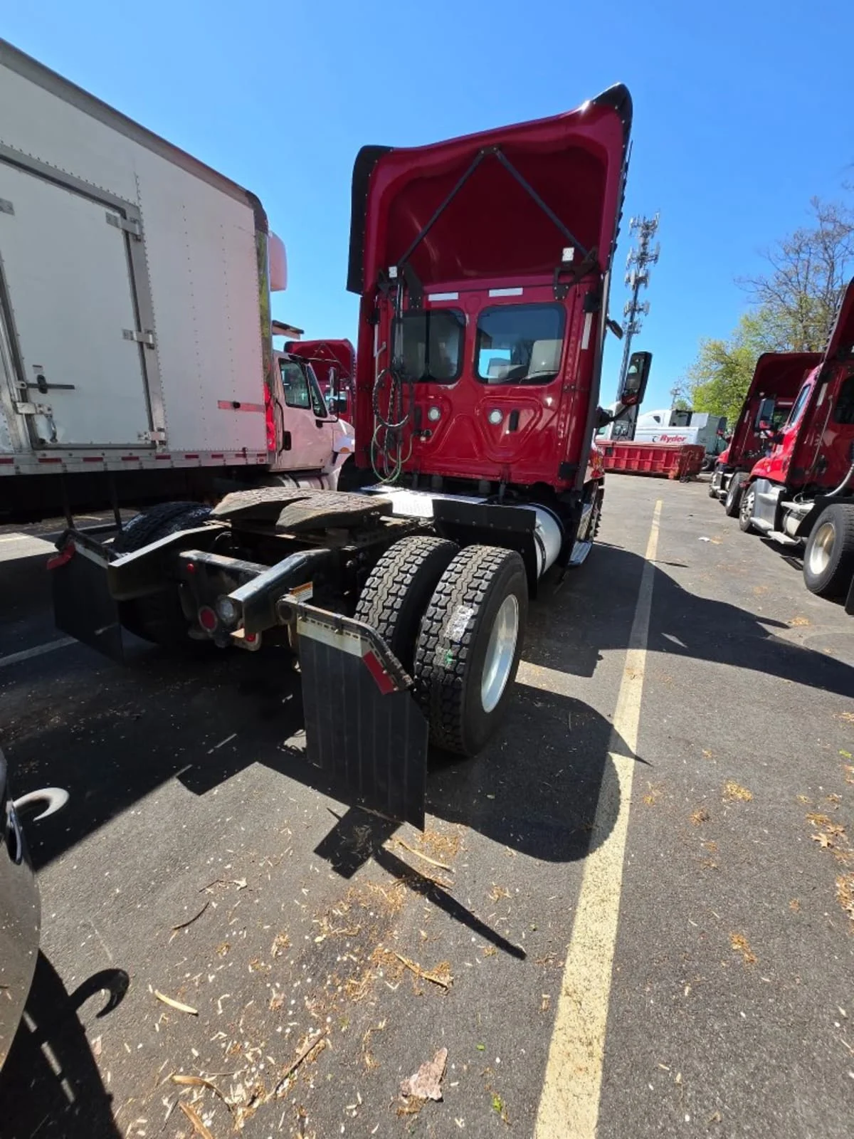 2019 Freightliner Cascadia in Newark, NJ — photo 4