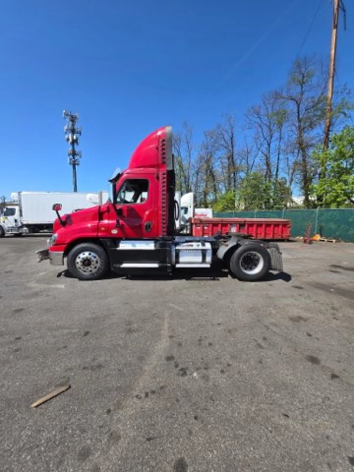 2019 Freightliner Cascadia in Newark, NJ — photo 12