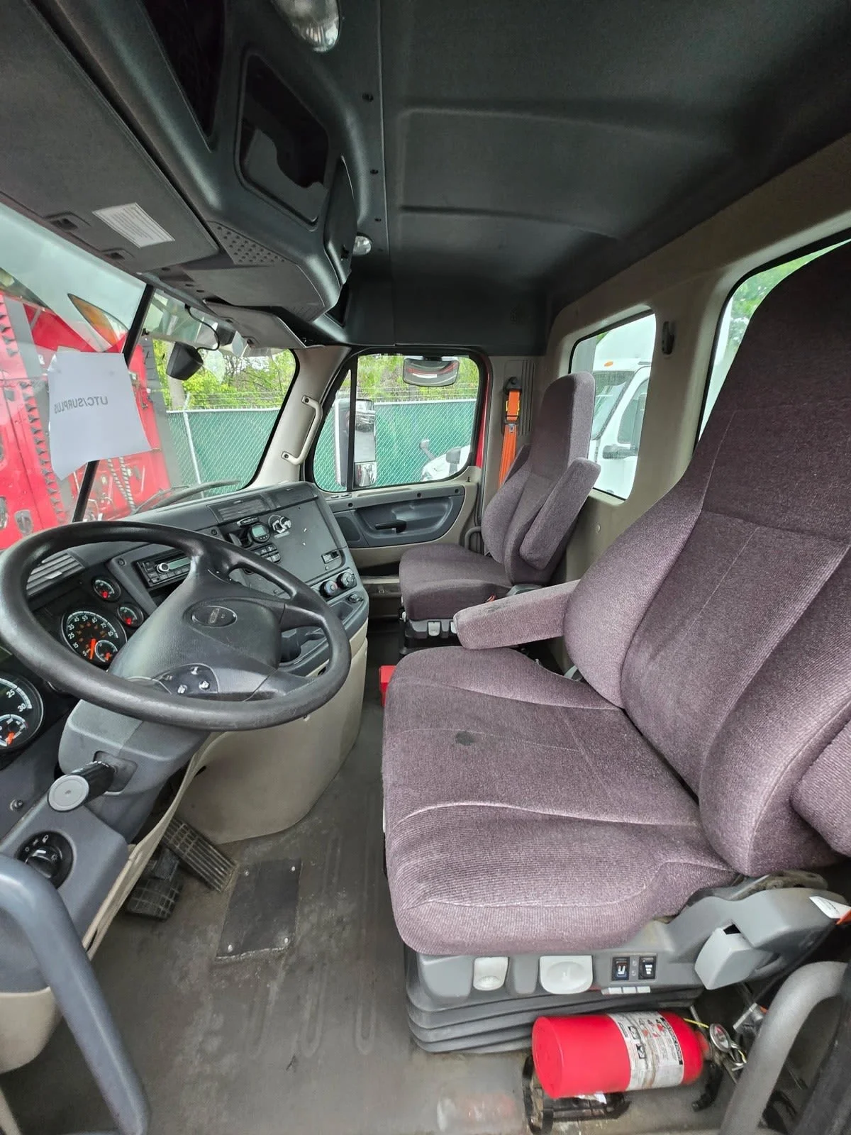 2019 Freightliner Cascadia in Newark, NJ — photo 17