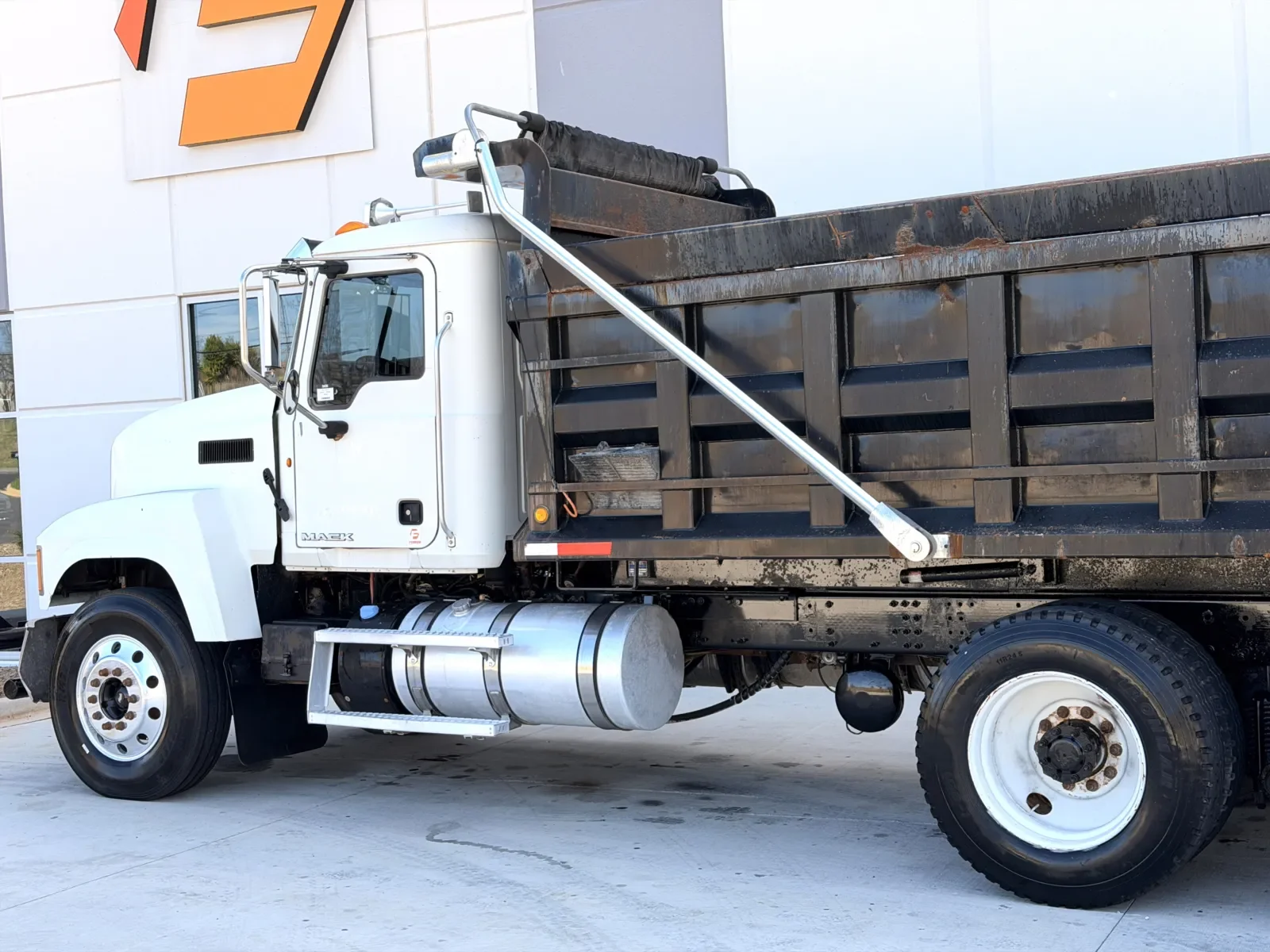 2012 Mack Pinnacle in Greer, SC — photo 9