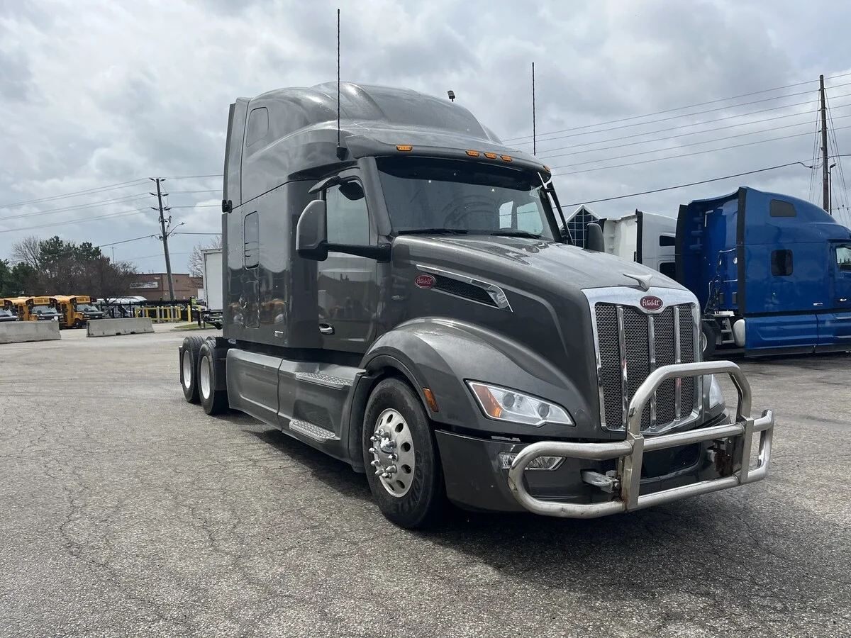 2023 Peterbilt 579 in Mississauga, ON — photo 3