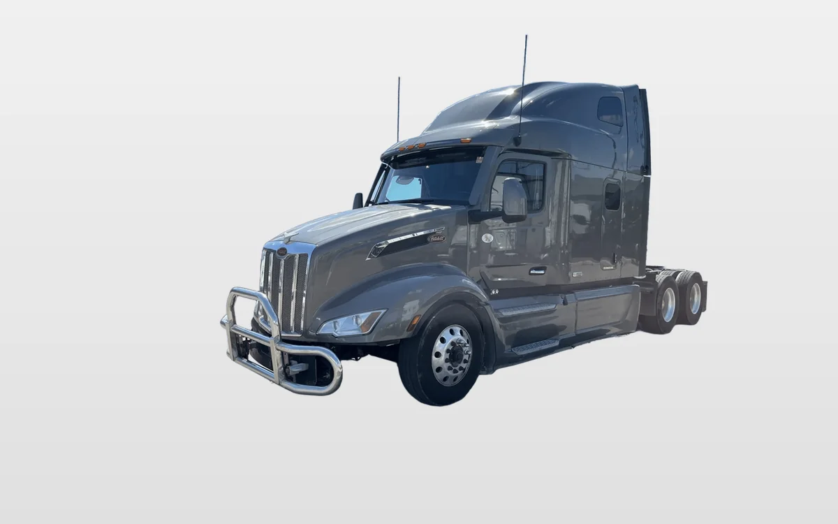 2023 Peterbilt 579 - image 1