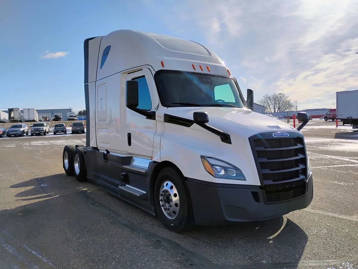 2026 Freightliner Cascadia - image 3