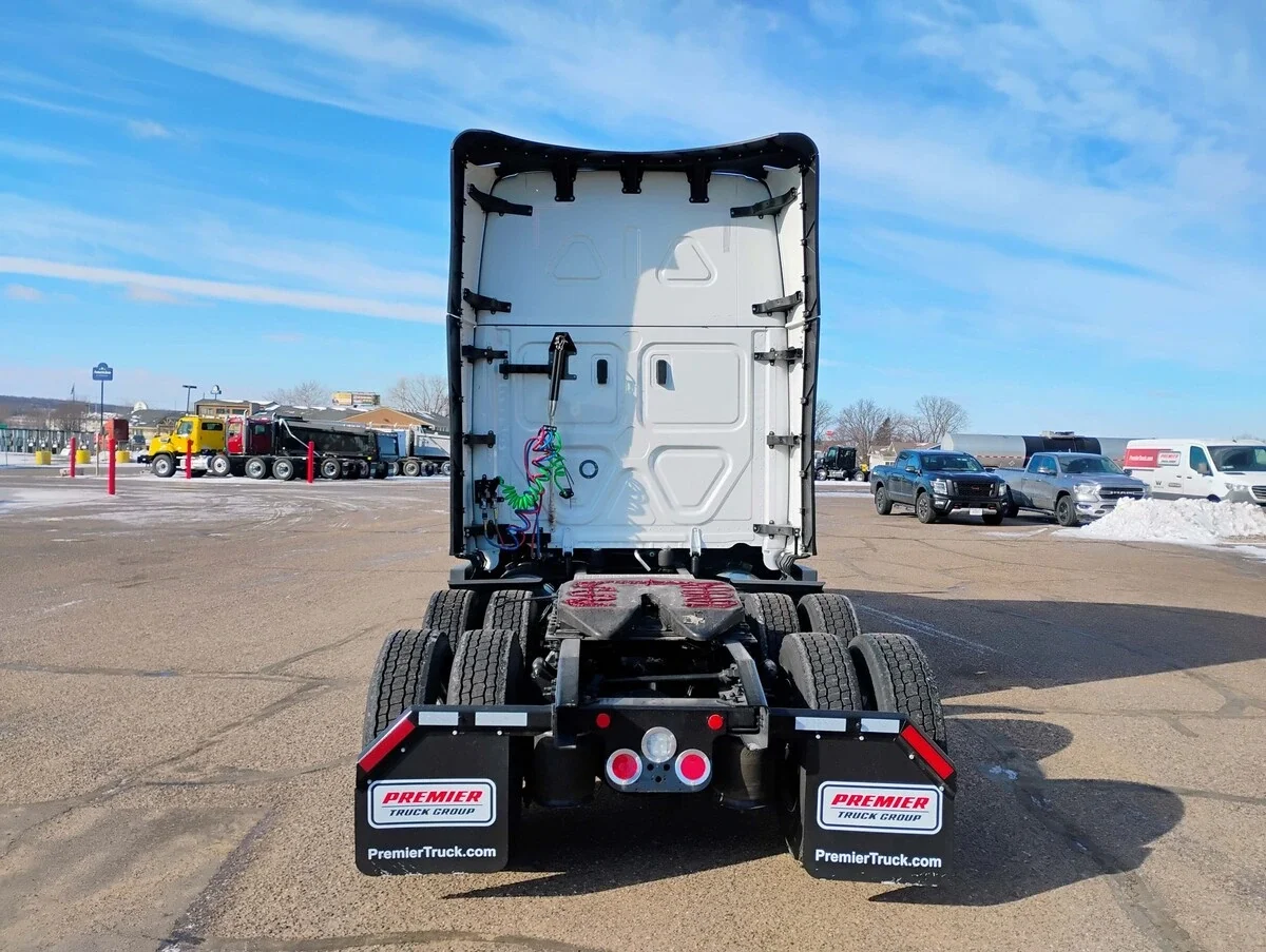 2026 Freightliner Cascadia - image 6