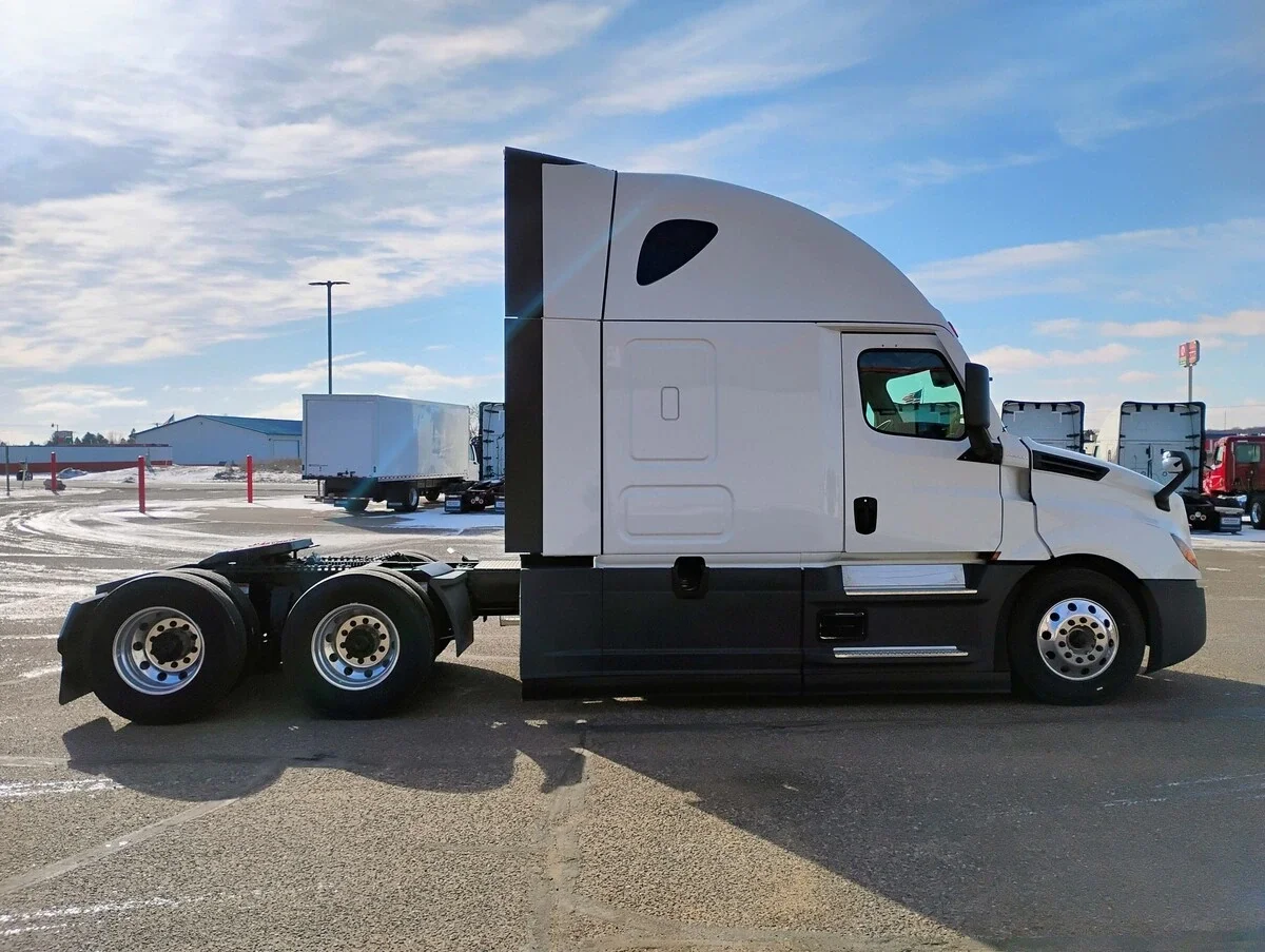 2026 Freightliner Cascadia - image 4