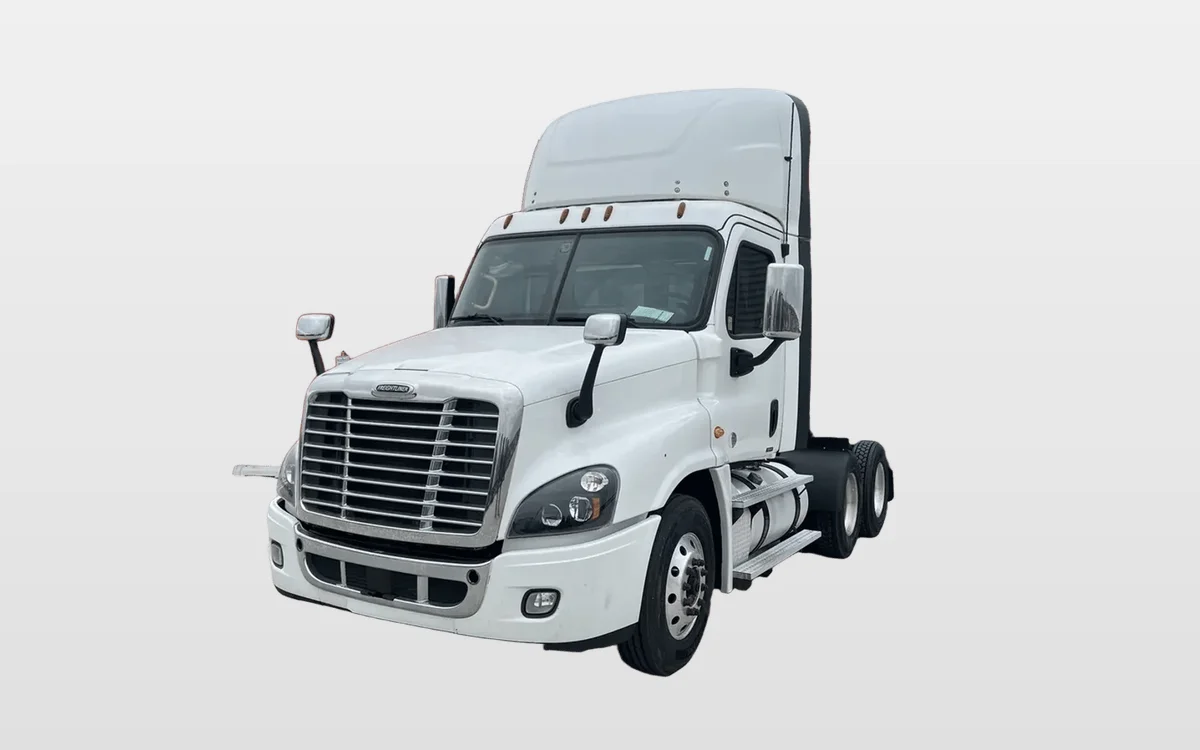 2019 Freightliner Cascadia - image 1