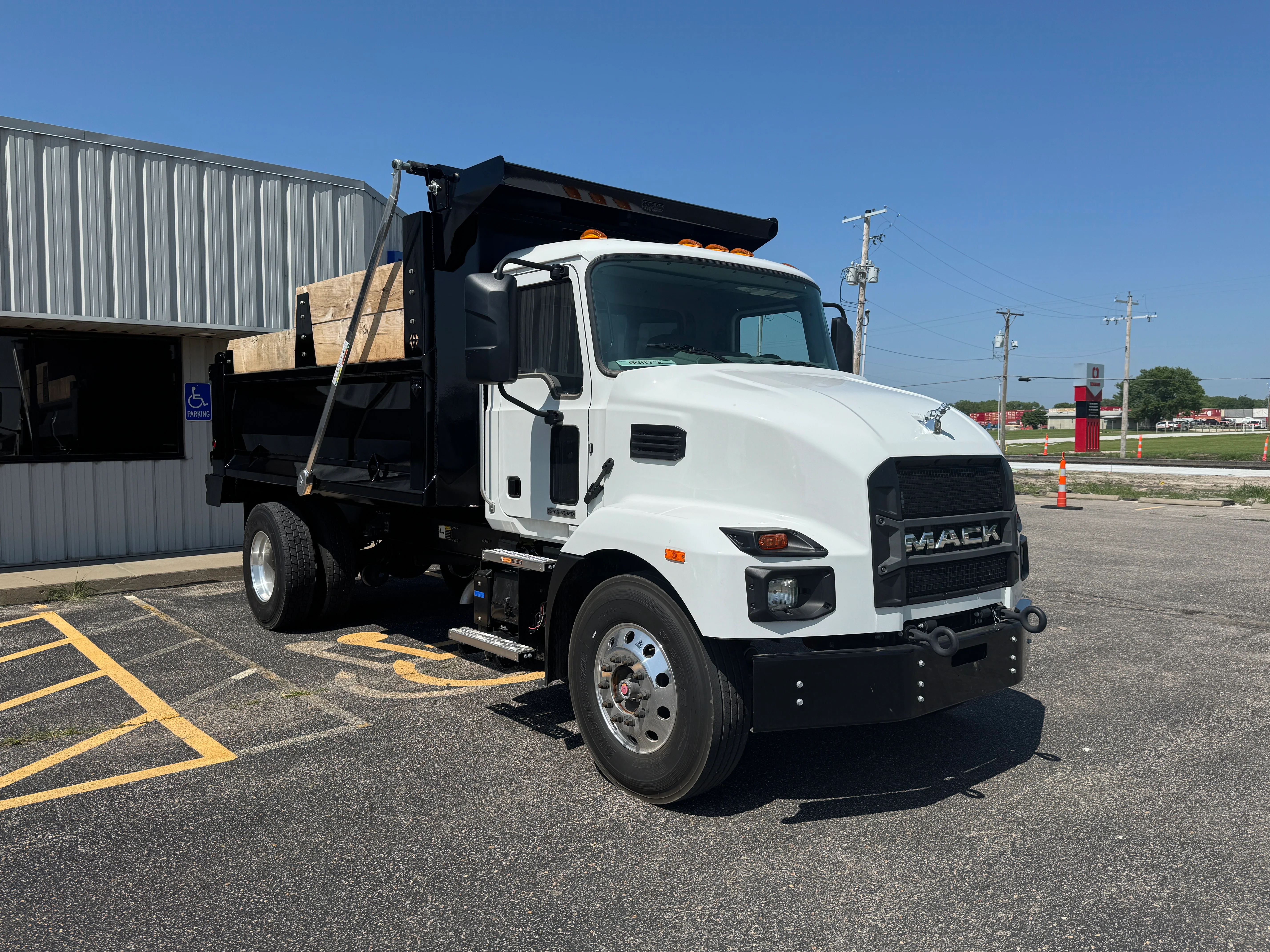 2025 Mack MD in Wichita, KS — photo 6