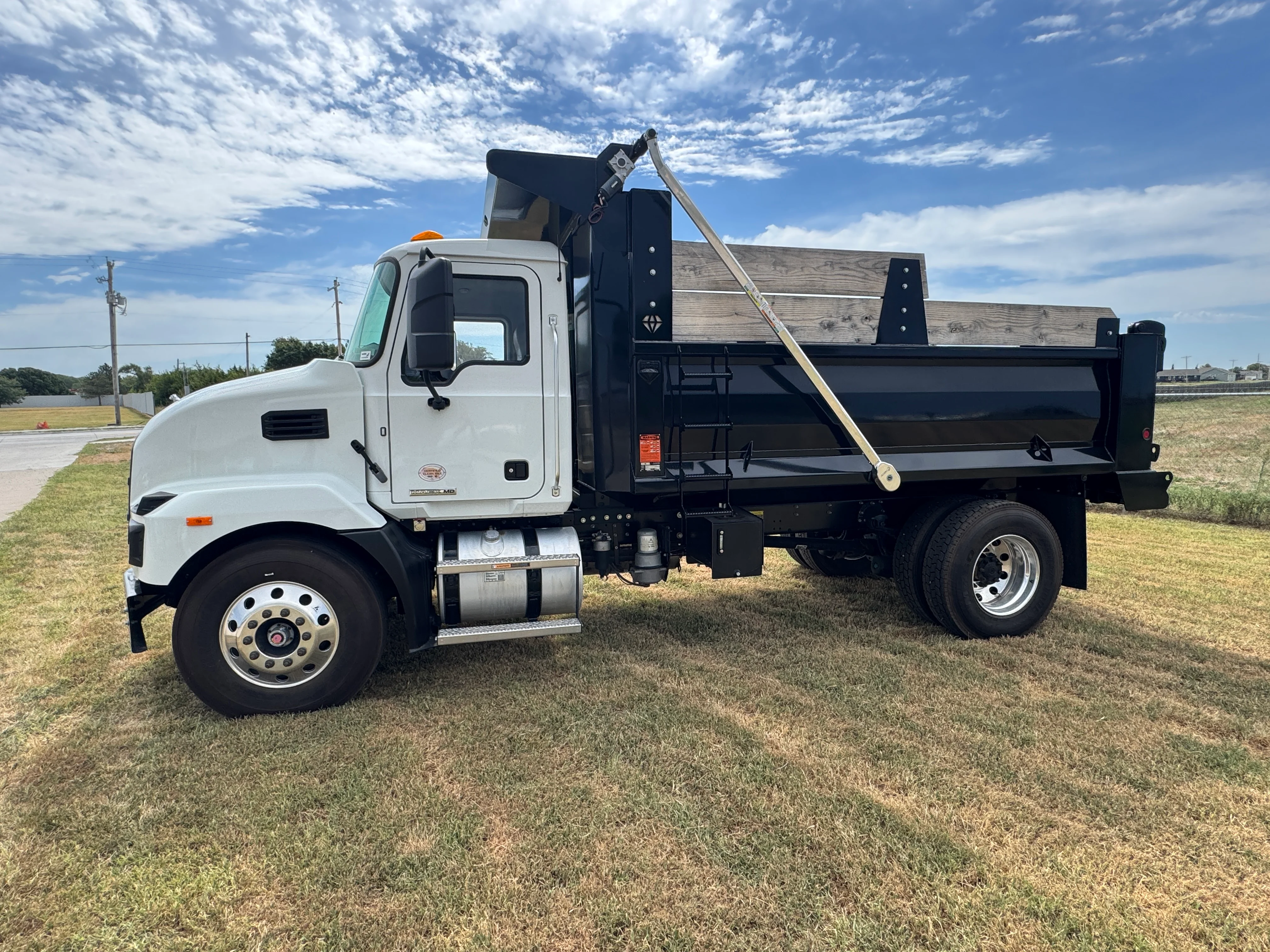 2025 Mack MD in Wichita, KS — photo 10