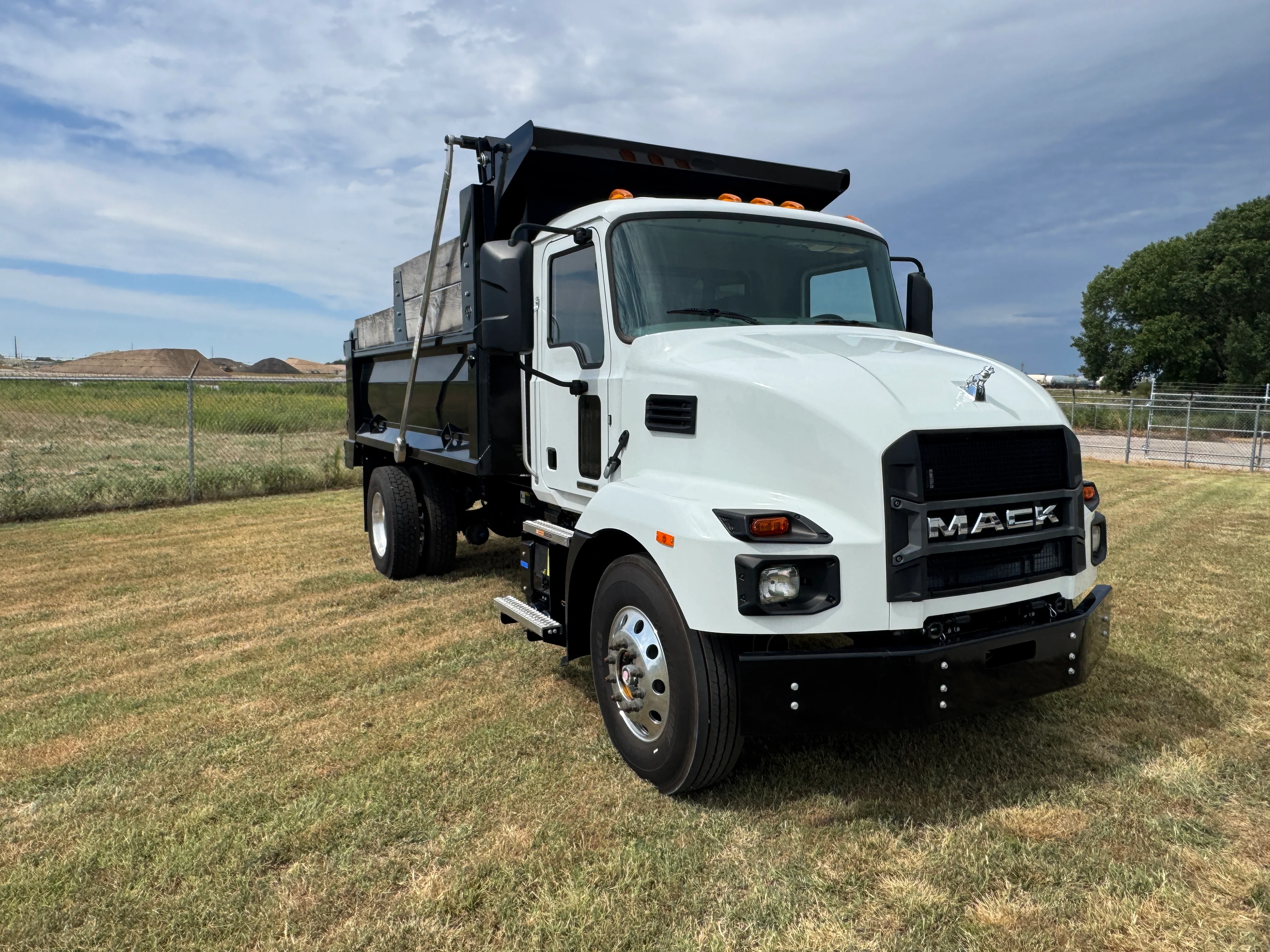 2025 Mack MD in Wichita, KS — photo 7