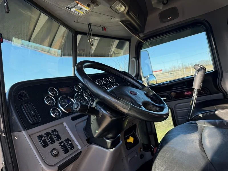 2019 Peterbilt in Cincinnati, OH — photo 7