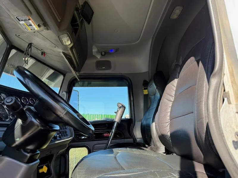 2019 Peterbilt in Cincinnati, OH — photo 6