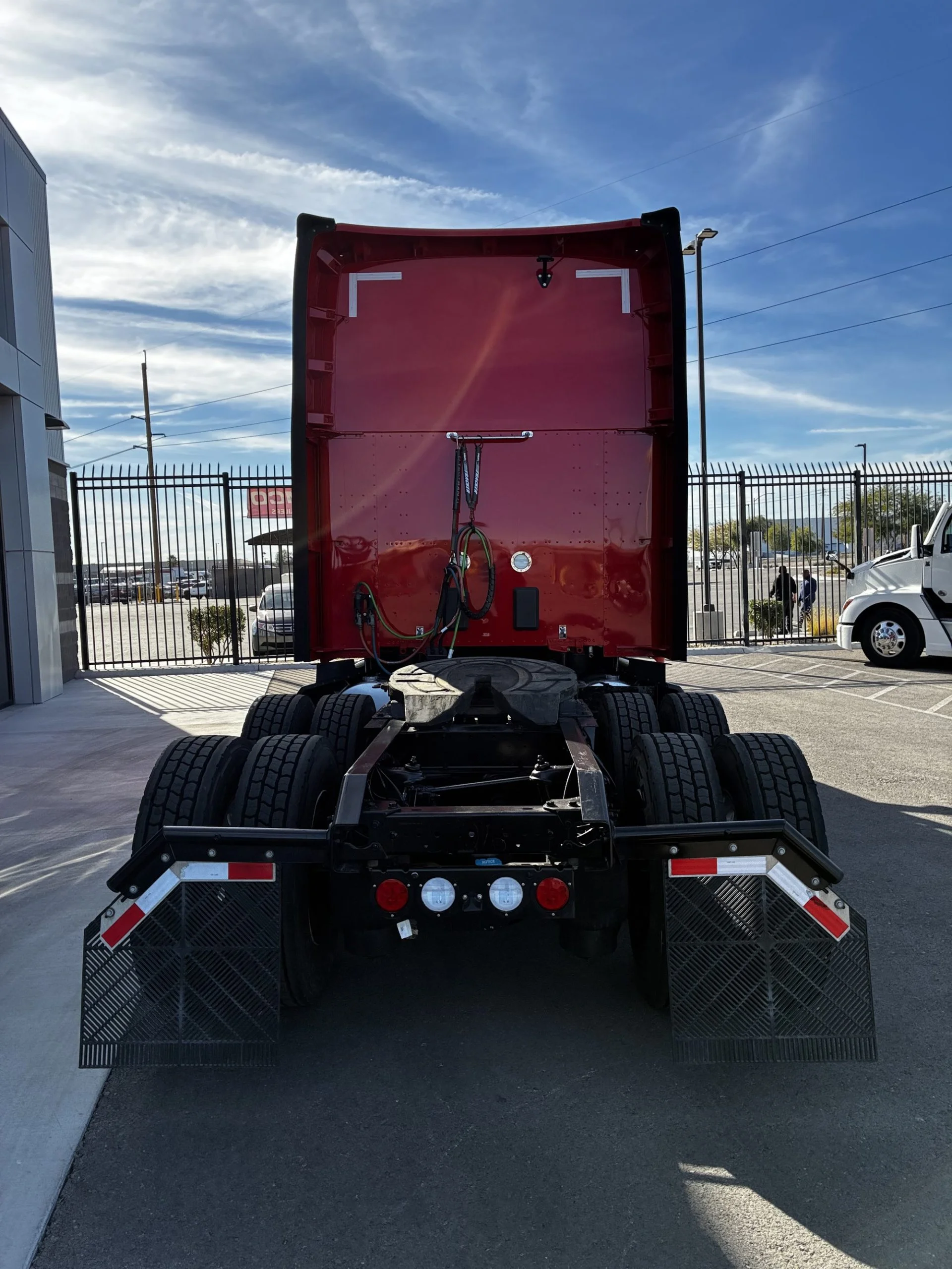 2022 Kenworth T680 in Las Vegas, NV — photo 4