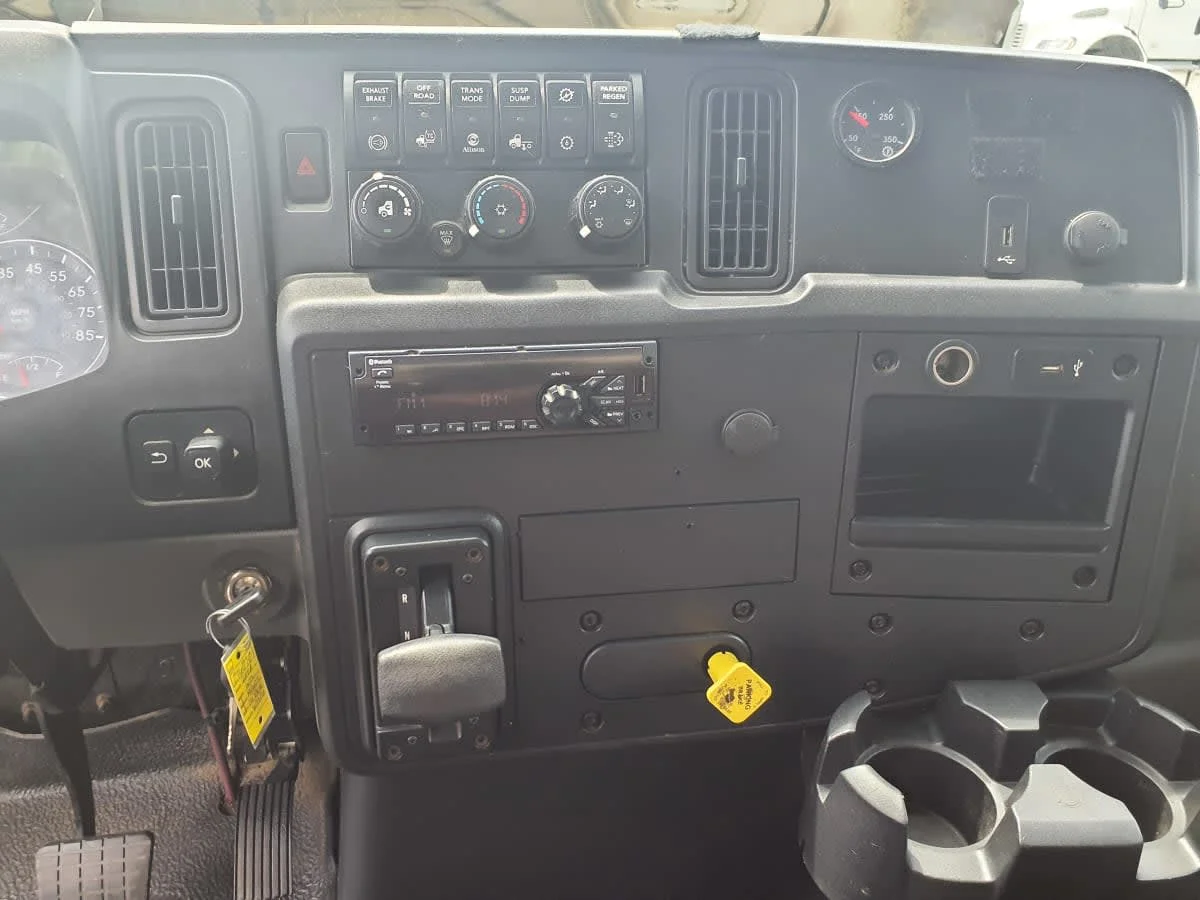 2020 International MV in Clarksville, IN — photo 12