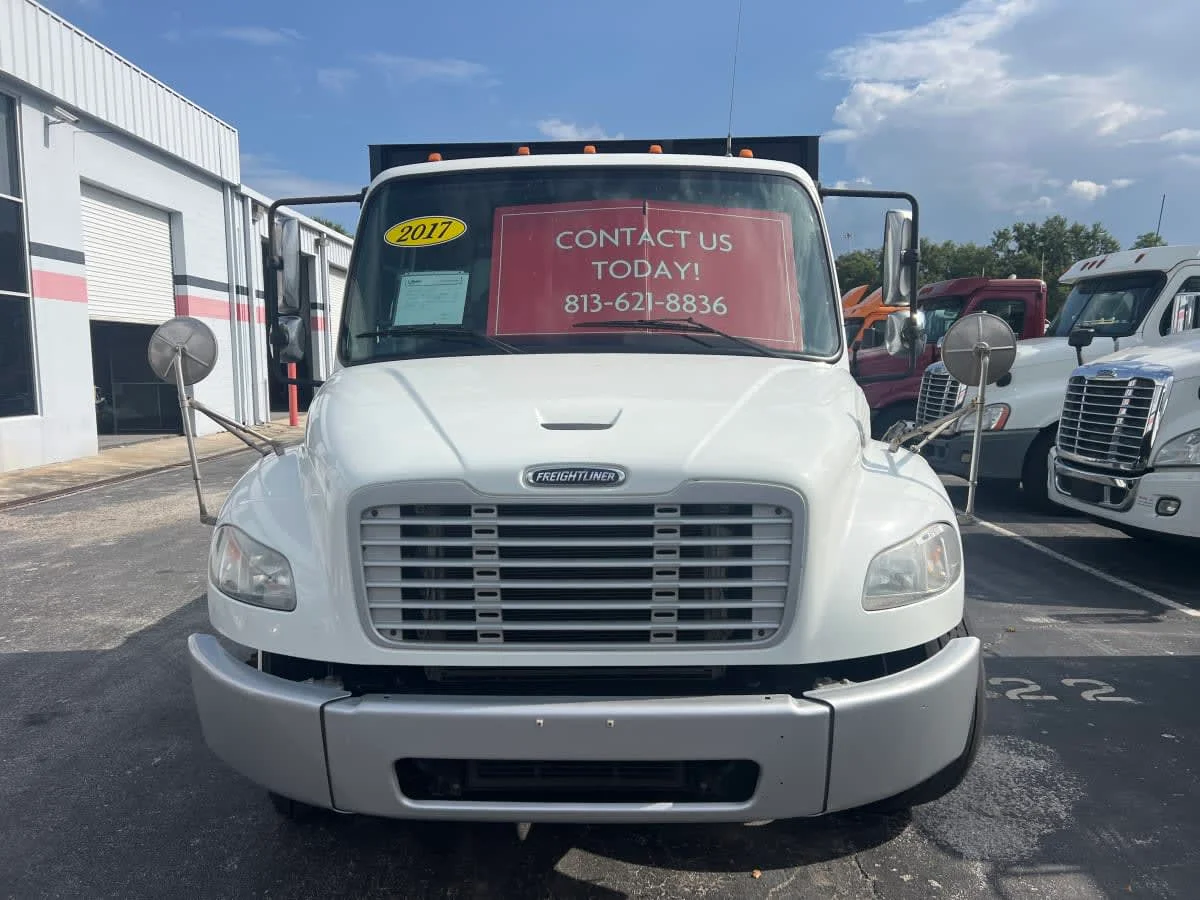 2017 Freightliner M2 106 in Tampa, FL — photo 2