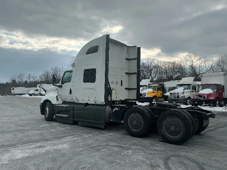 2023 International LT - image 5