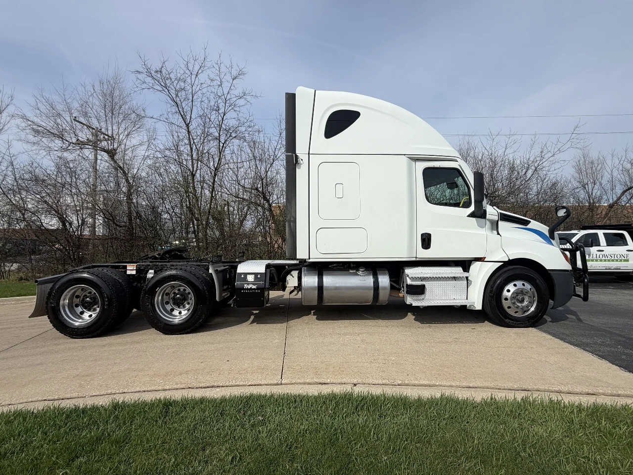 2023 Freightliner Cascadia - image 9