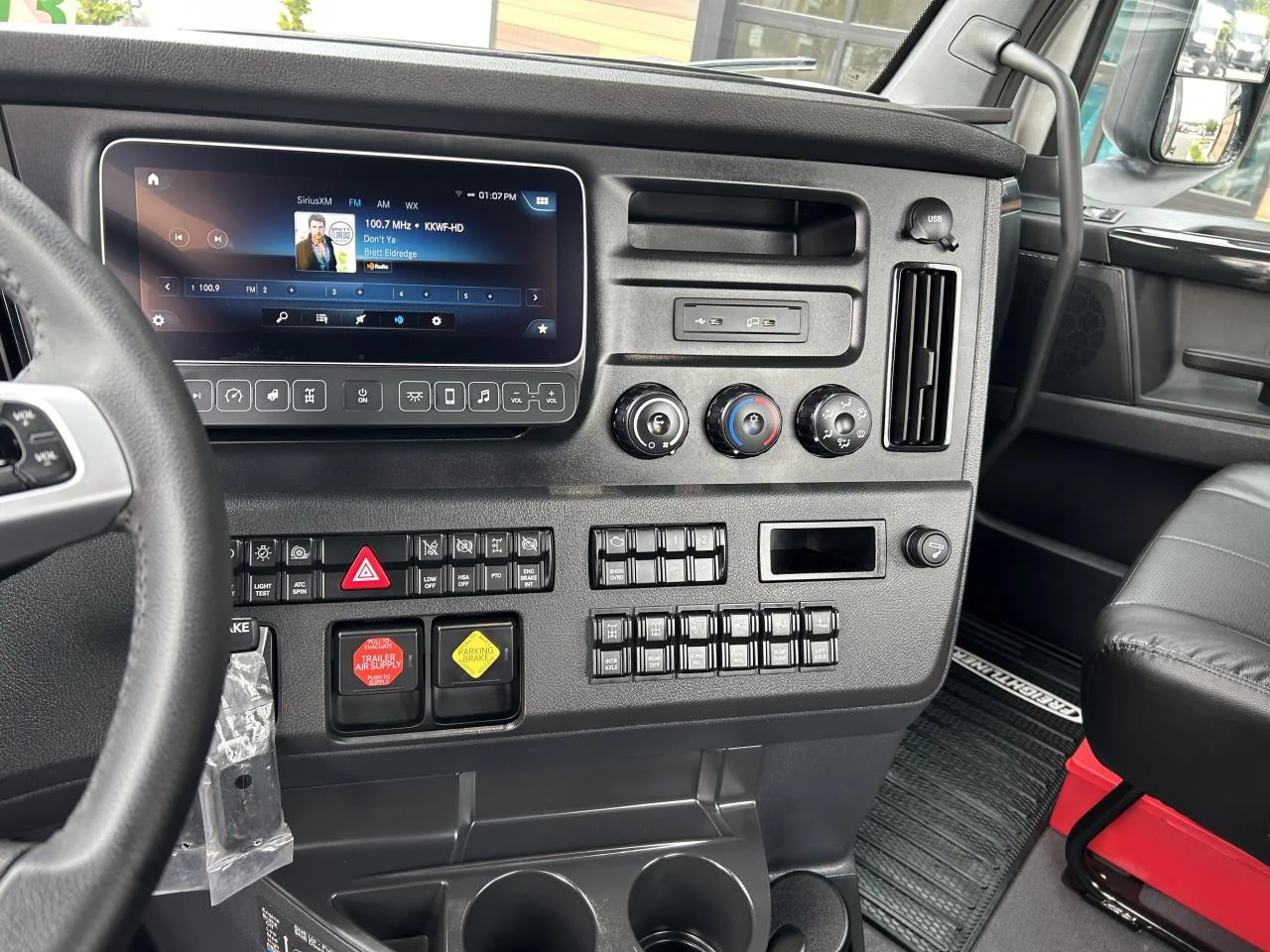 2027 Freightliner in Pacific, WA — photo 8