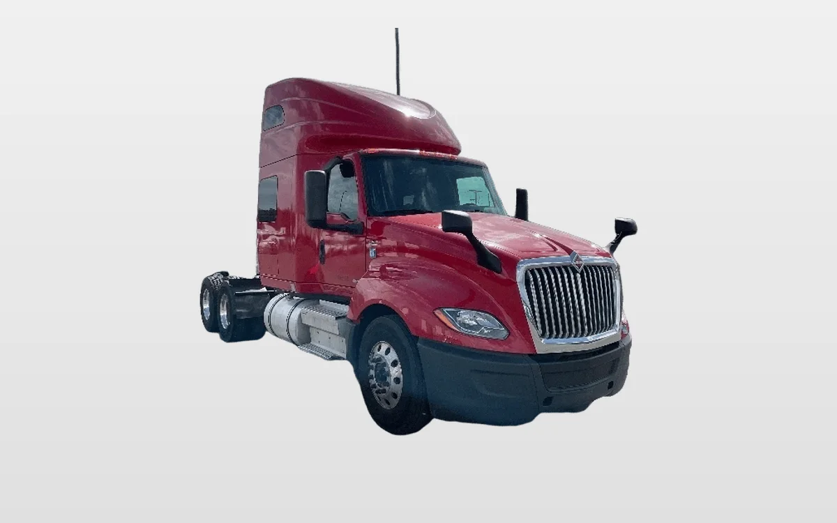 2022 International LT - image 1