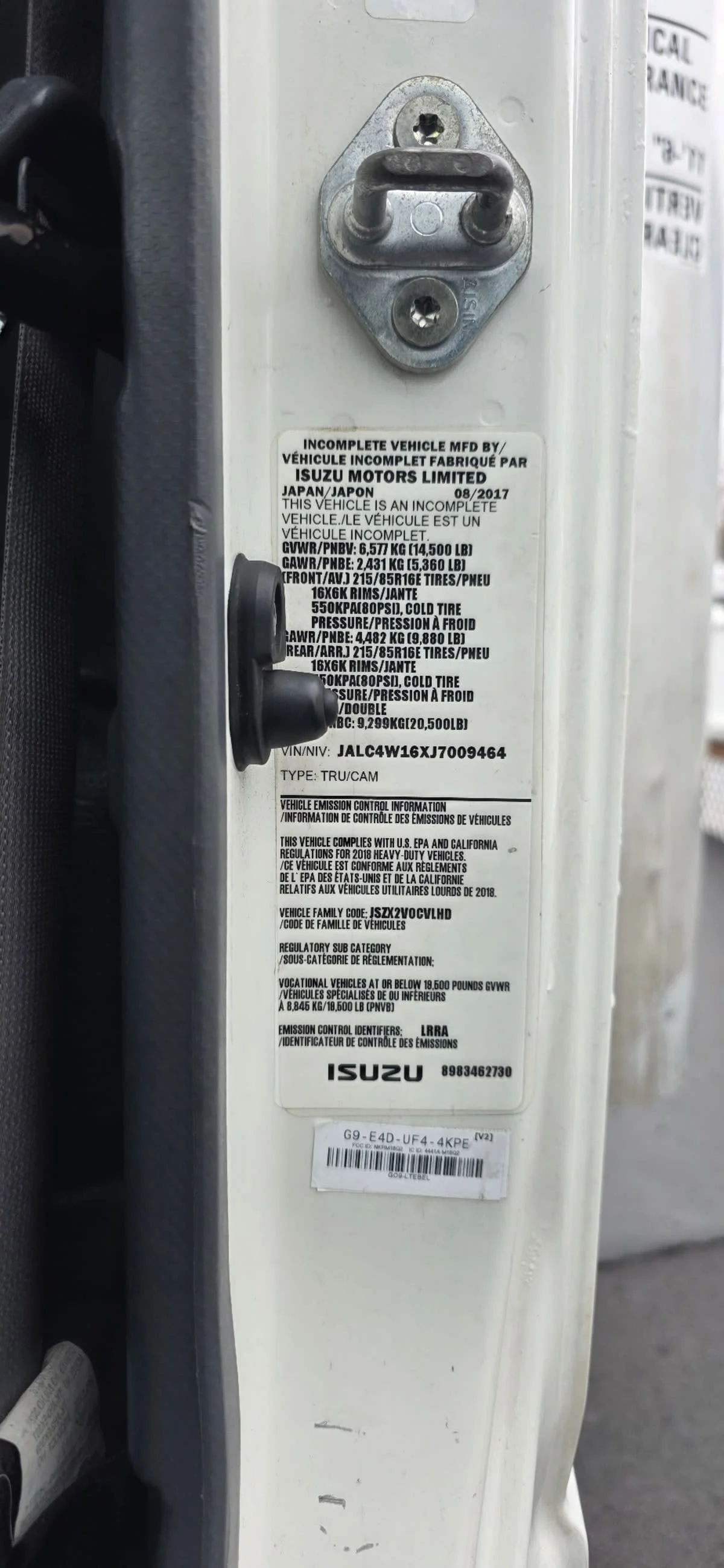 2018 Isuzu NPR - image 12