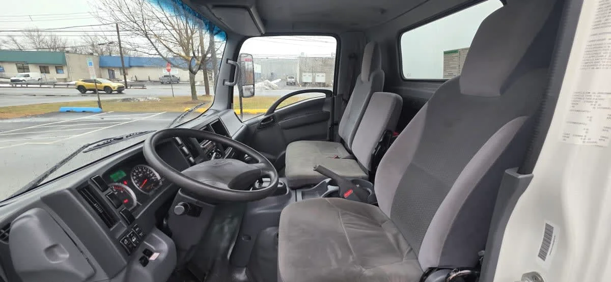 2018 Isuzu NPR - image 7