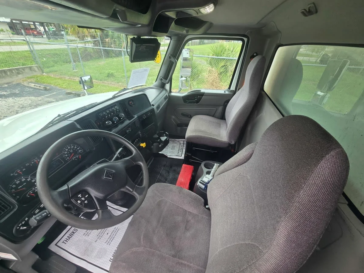 2020 International MV in Tampa, FL — photo 8