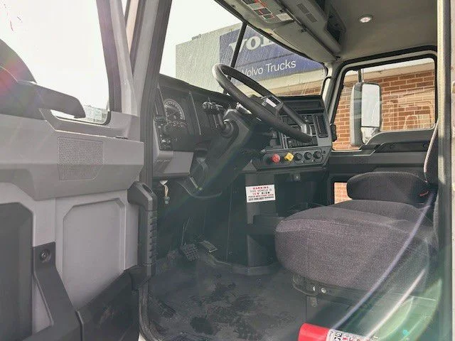 2020 Mack Anthem - image 4