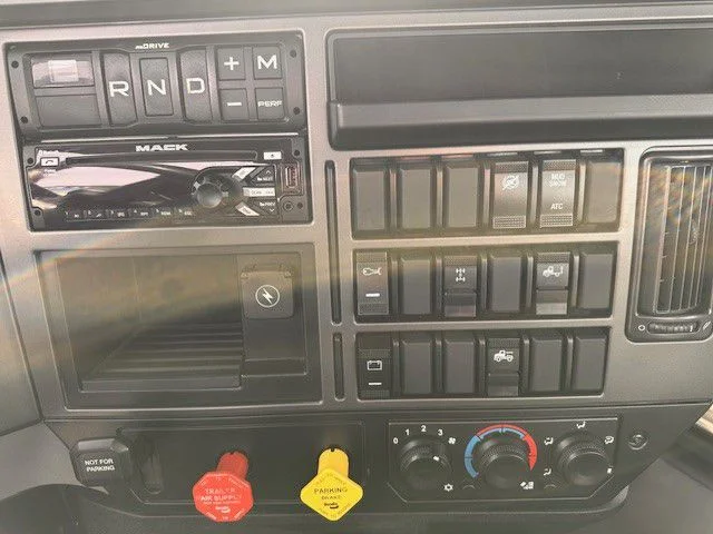 2020 Mack Anthem - image 6