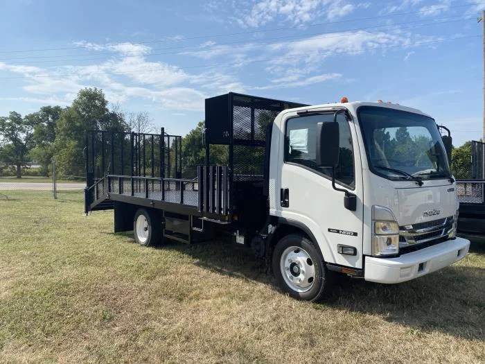 2025 Isuzu NRR - image 2