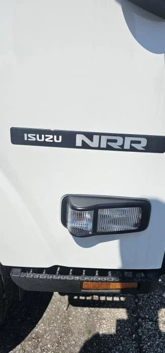 2025 Isuzu NRR - image 9
