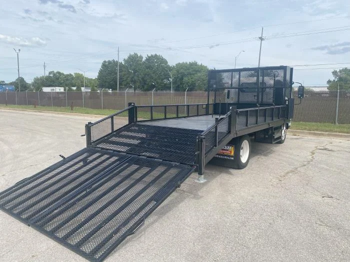 2025 Isuzu NRR - image 4