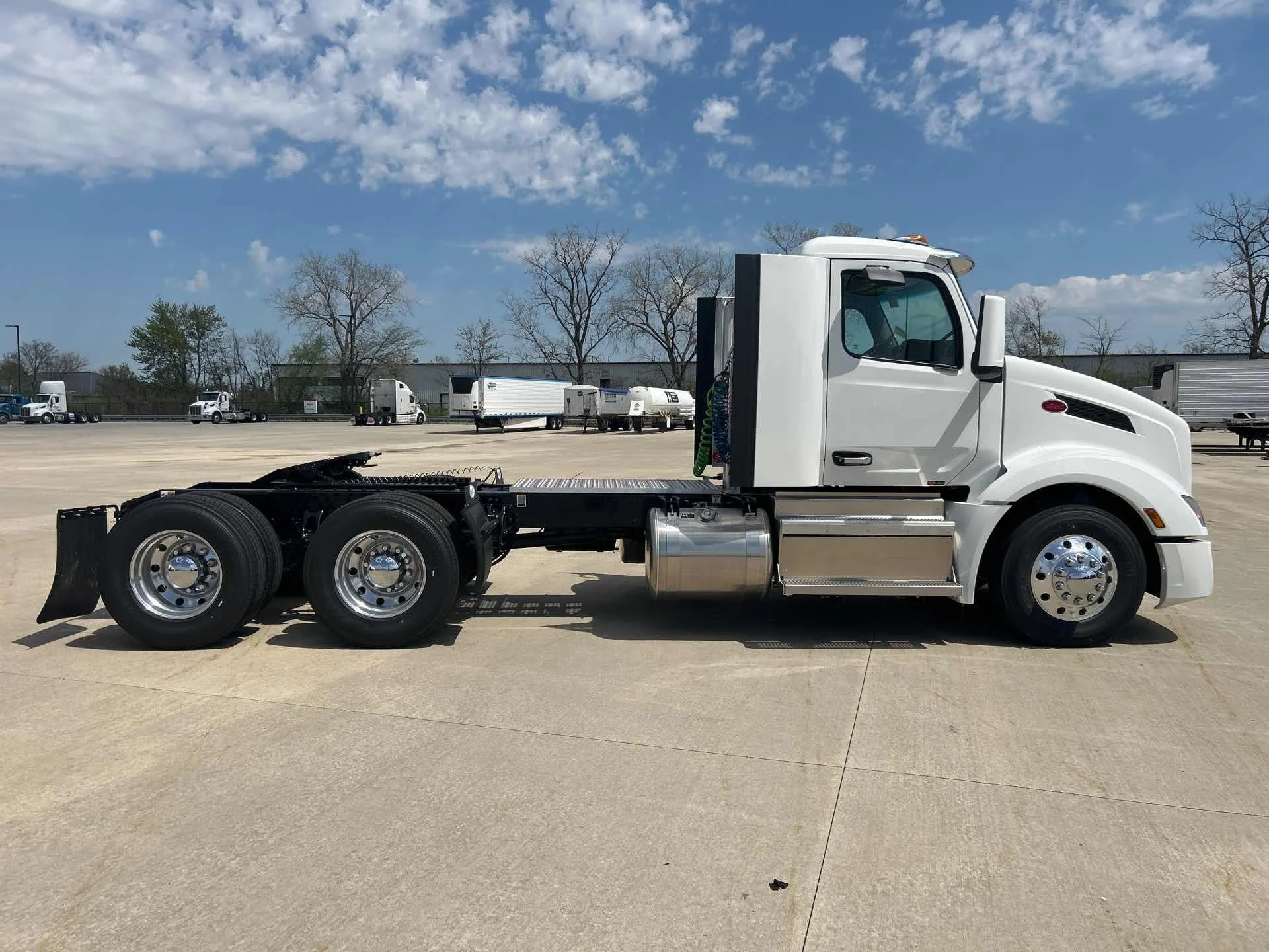 2027 Peterbilt 579 in Perrysburg, OH — photo 4