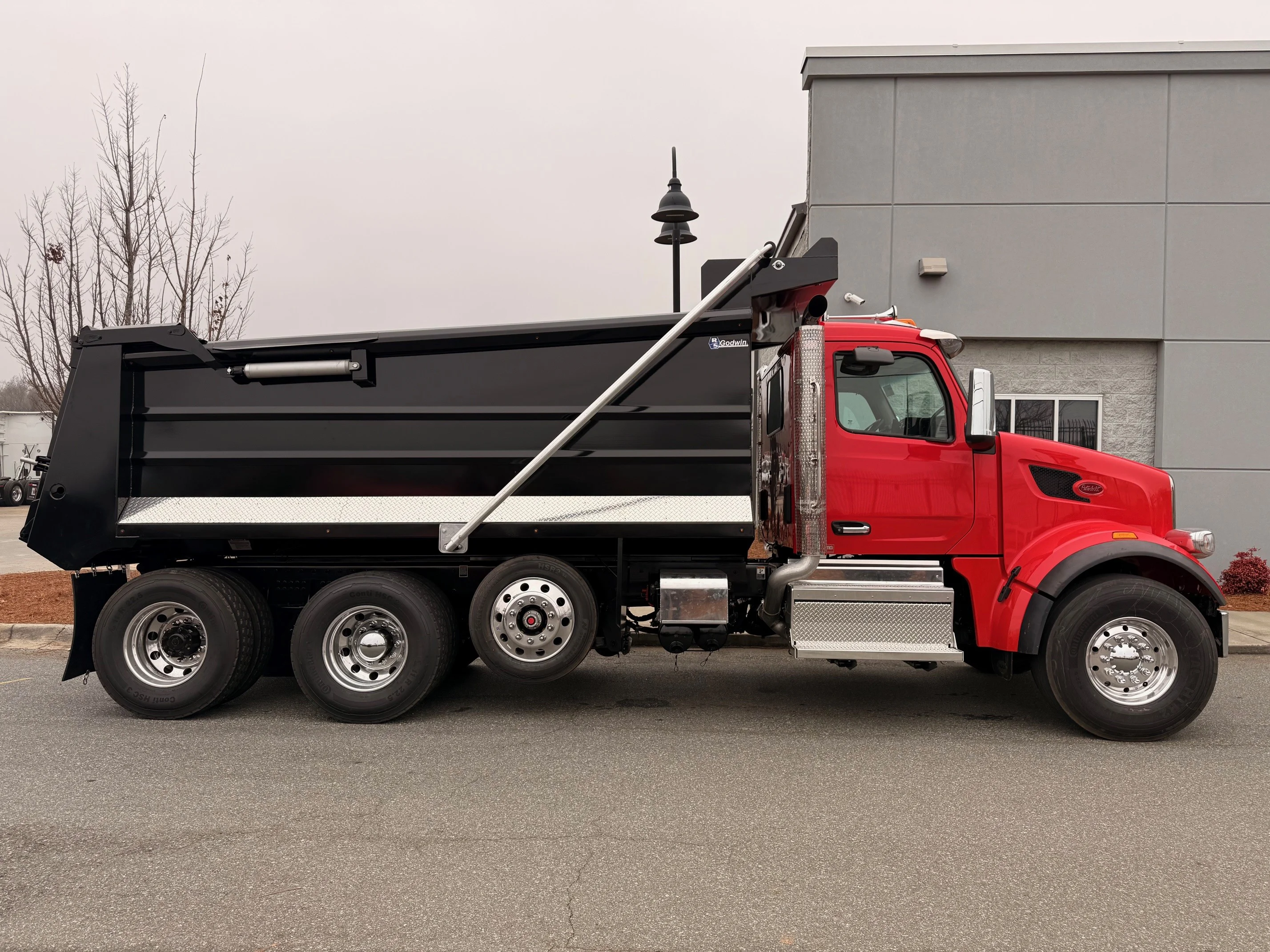 2026 Peterbilt 567 in Louisville, KY — photo 6
