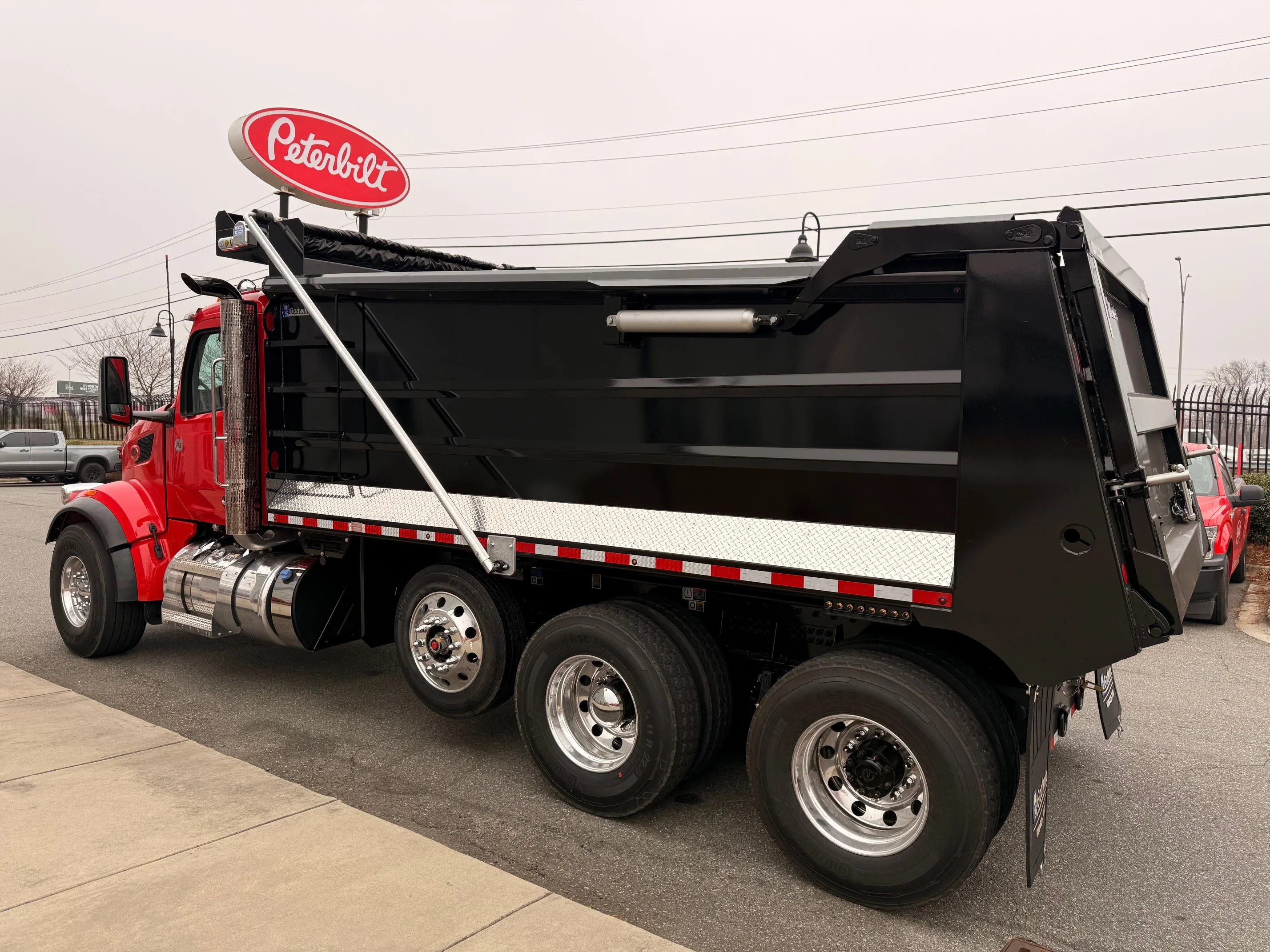 2026 Peterbilt 567 in Louisville, KY — photo 3