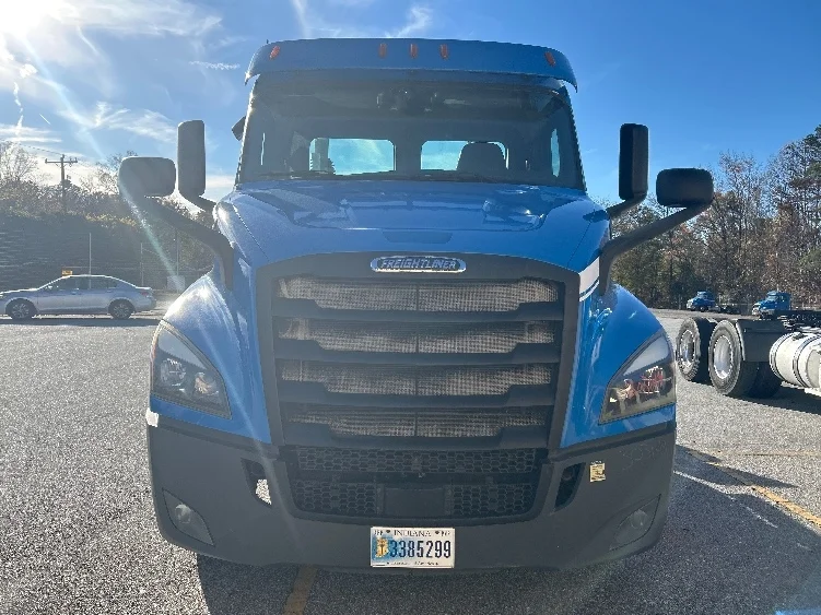 2019 Freightliner Cascadia in Anderson, SC — photo 2